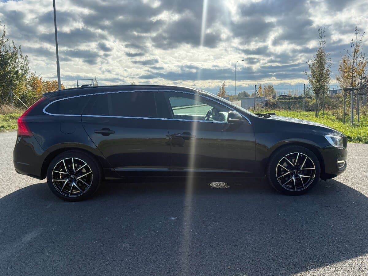 2015 Volvo V60 - 6
