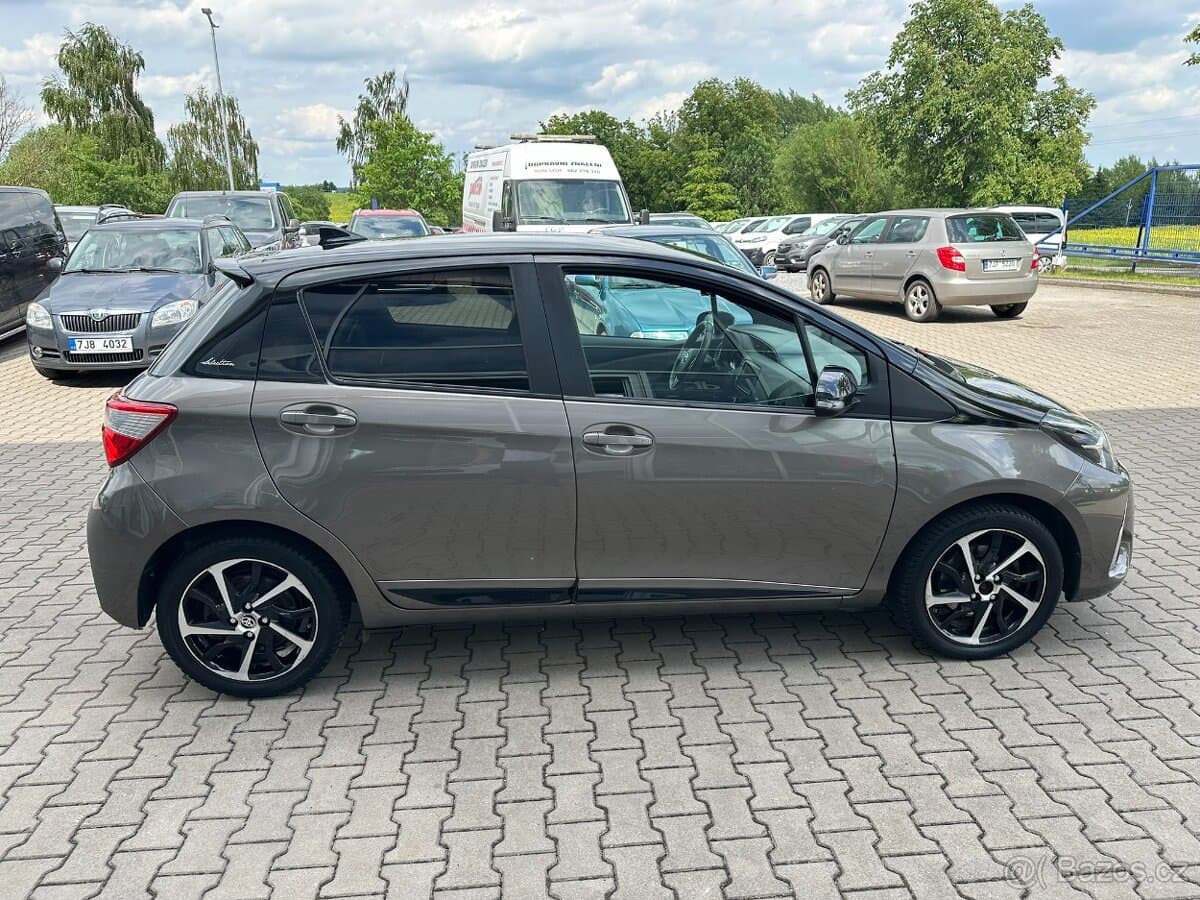 2020 Toyota YARIS - 6
