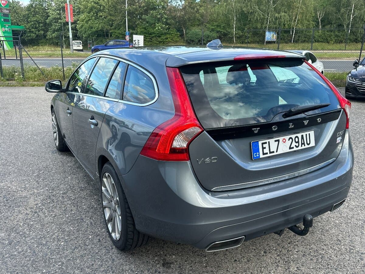 2016 Volvo V60 - 6