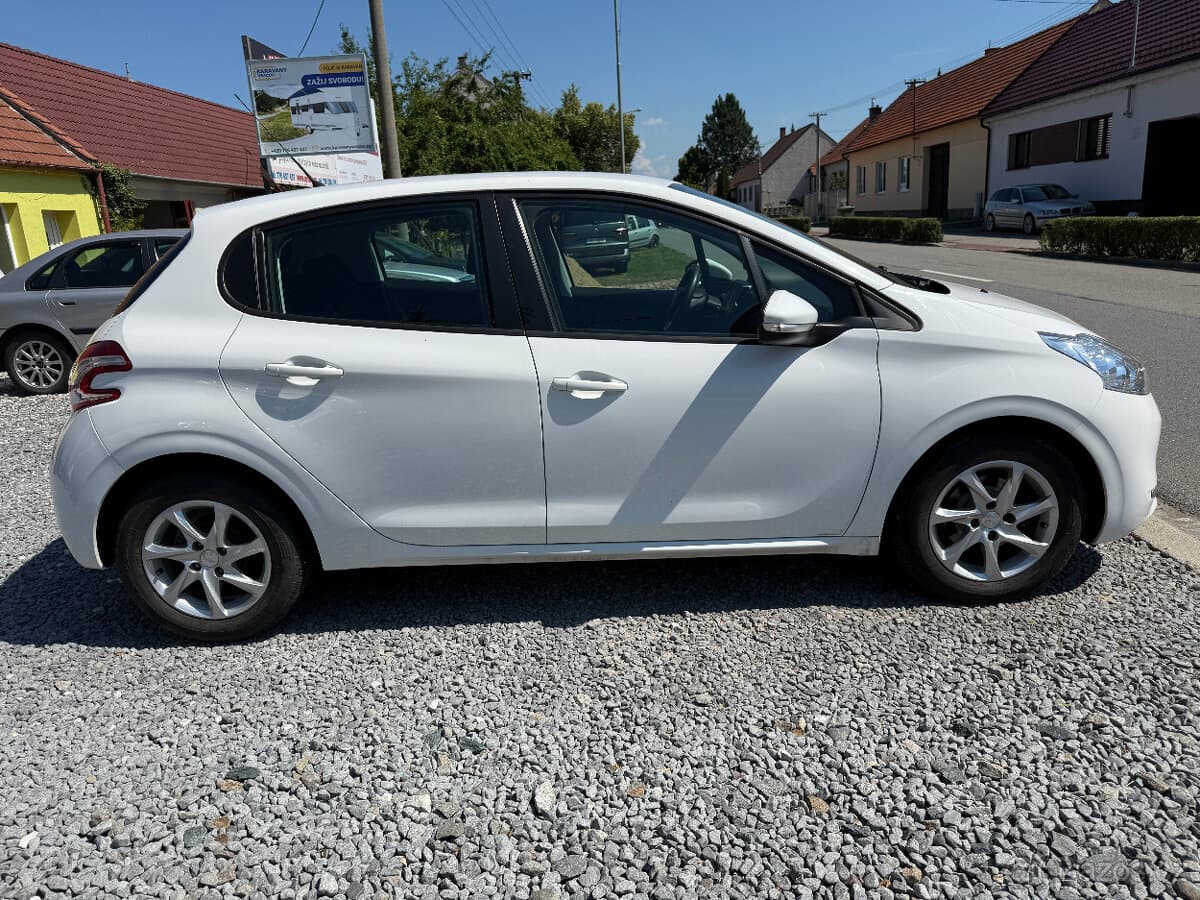 2014 Peugeot 208 - 6