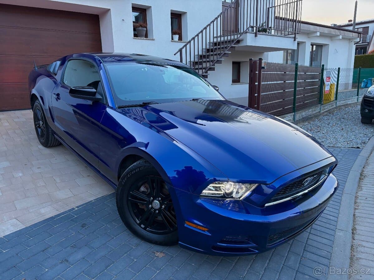 2013 Ford MUSTANG - 6