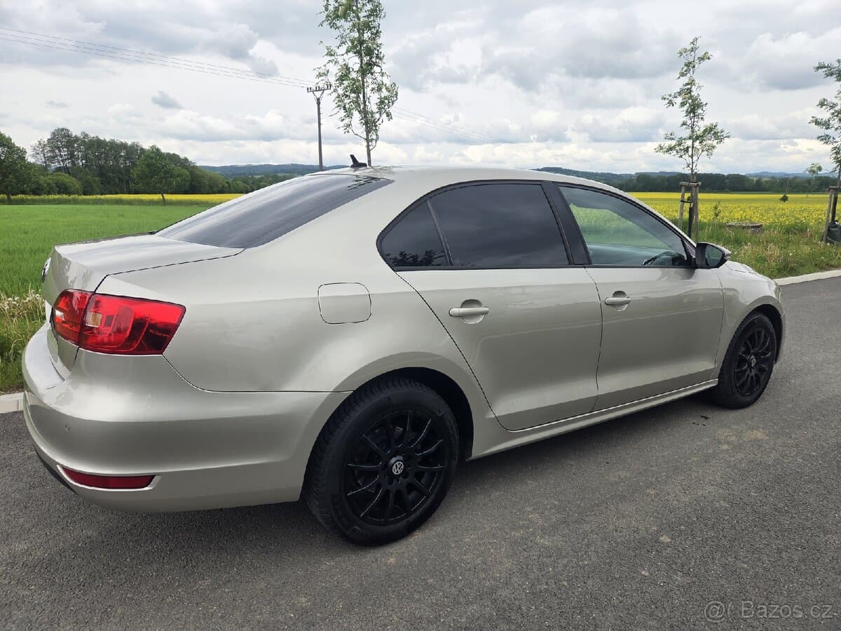2012 Volkswagen JETTA - 6
