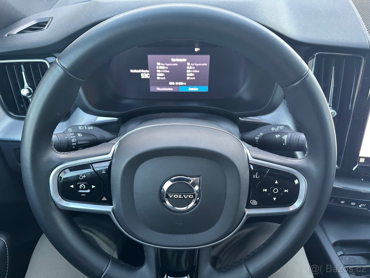 2022 Volvo XC60 - 6