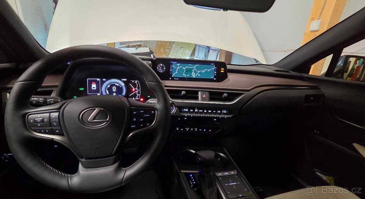 2022 Lexus UX - 6