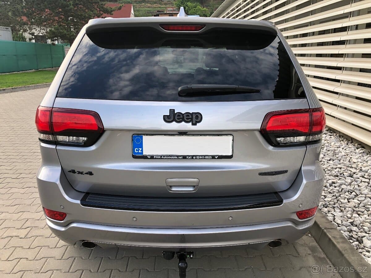 2017 Jeep CHEROKEE - 6