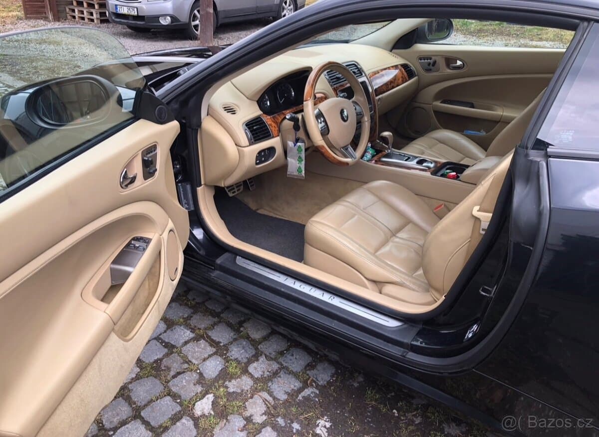 2008 Jaguar XK - 6