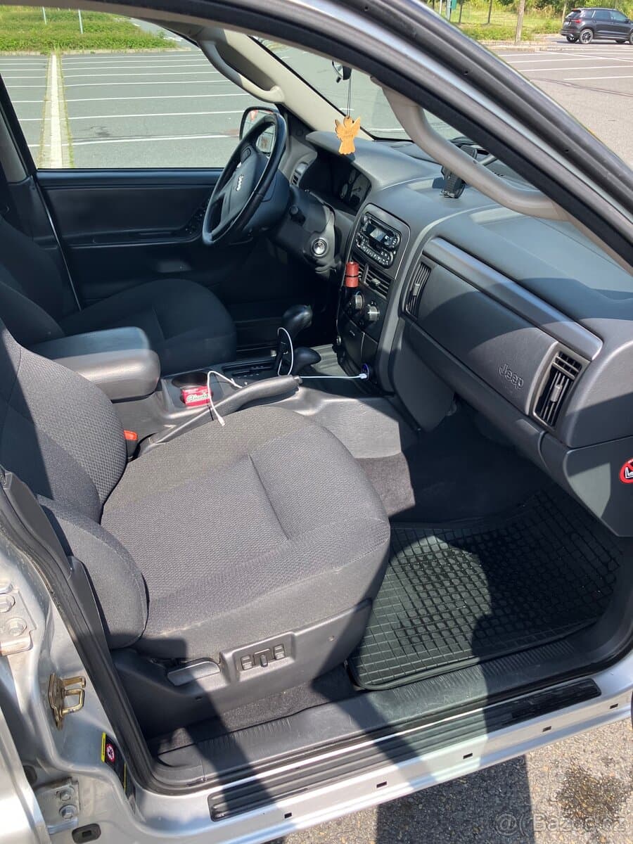 2003 Jeep CHEROKEE - 6