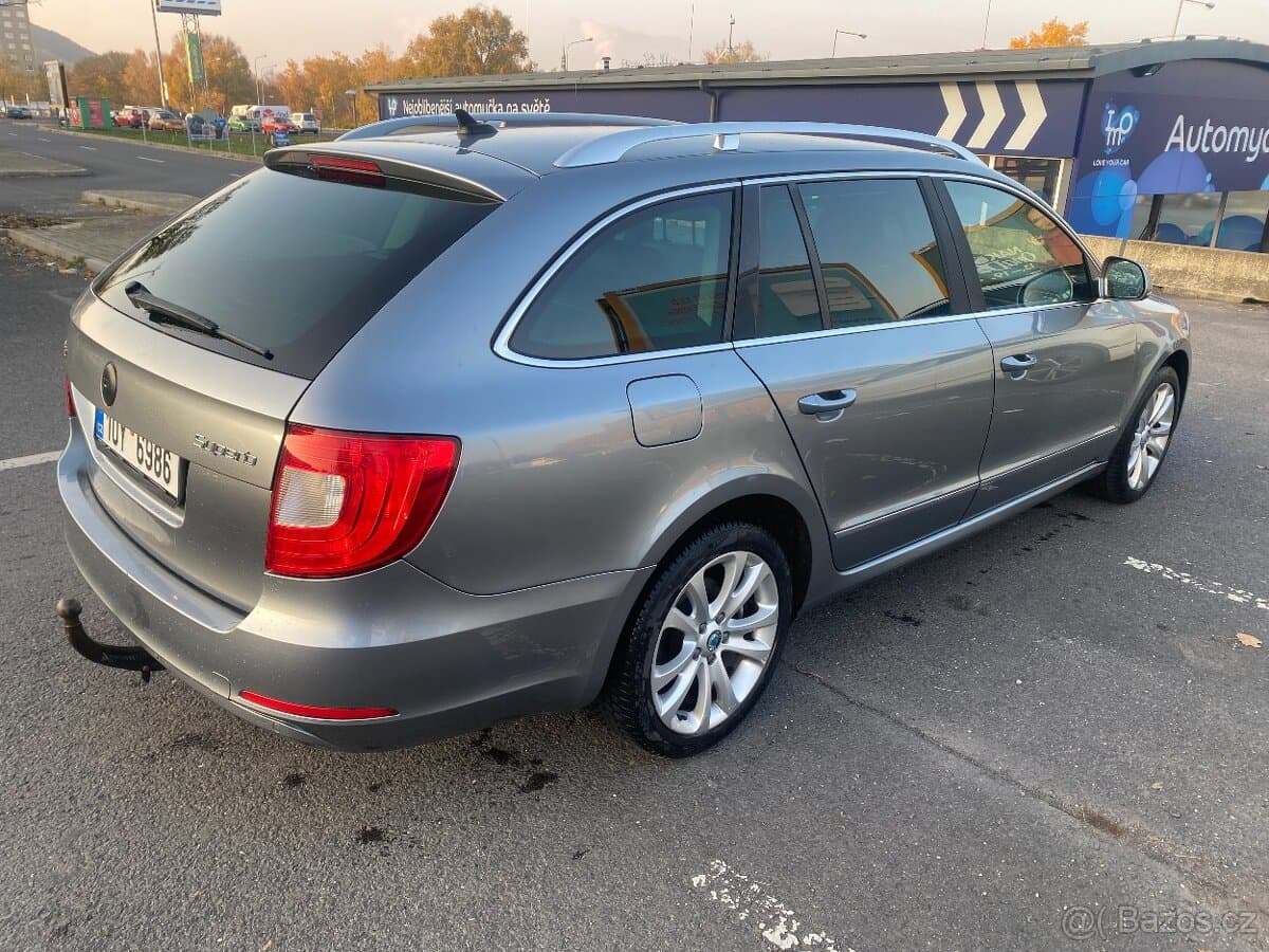 2011 Škoda SUPERB - 6