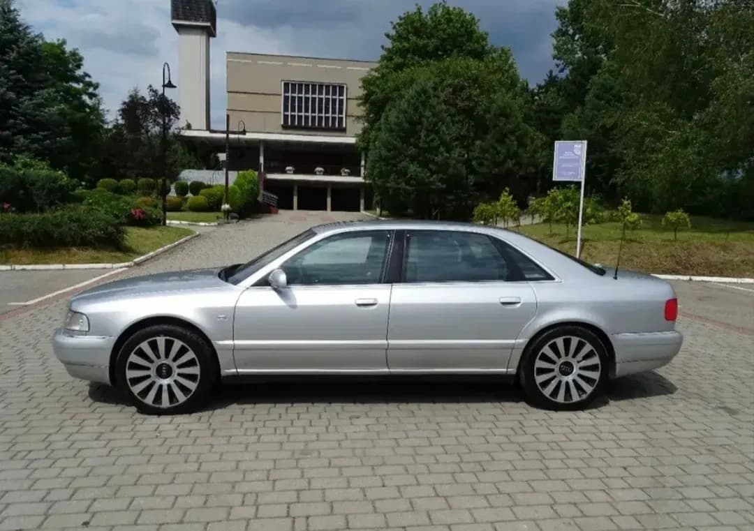 2002 Audi A8 - 6