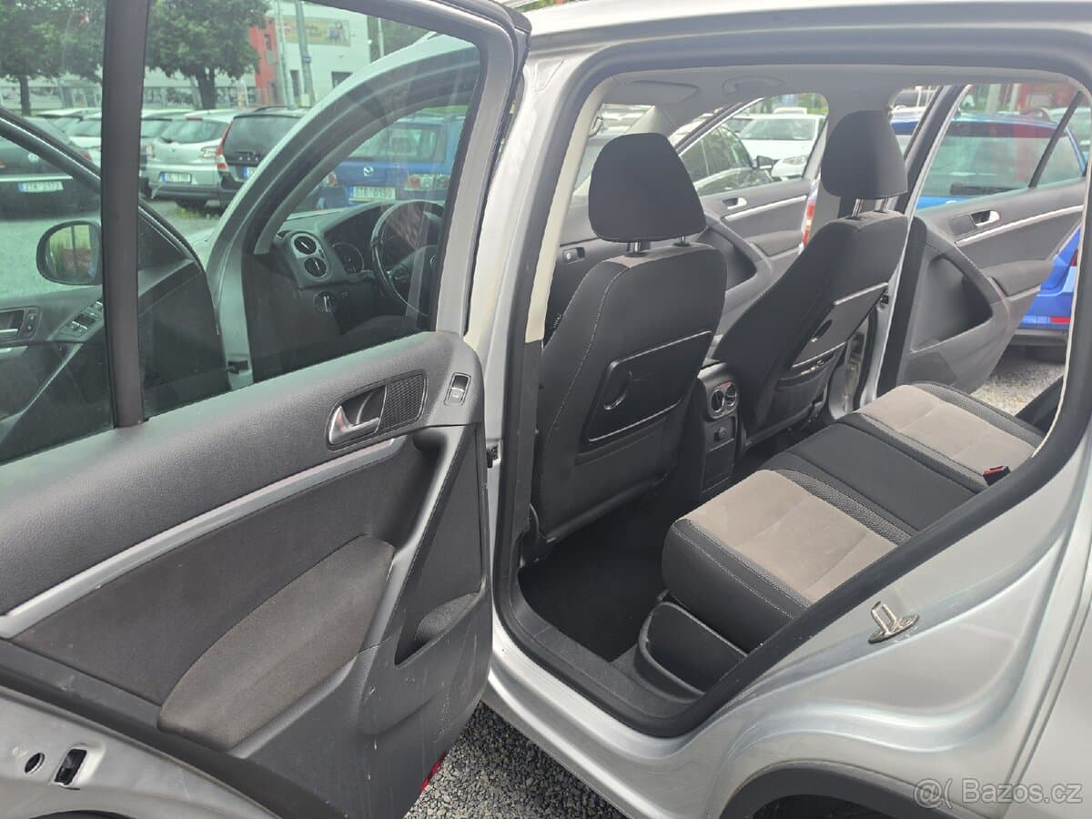 2012 Volkswagen TIGUAN - 6