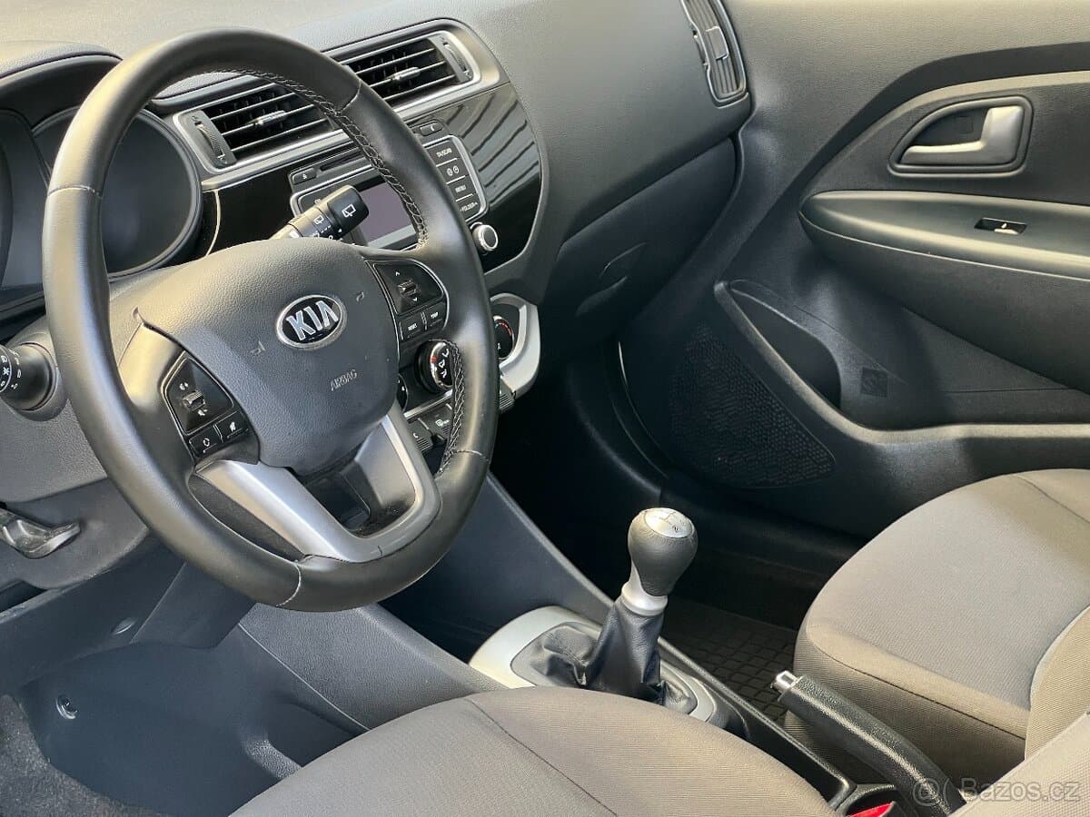 2015 Kia RIO - 6