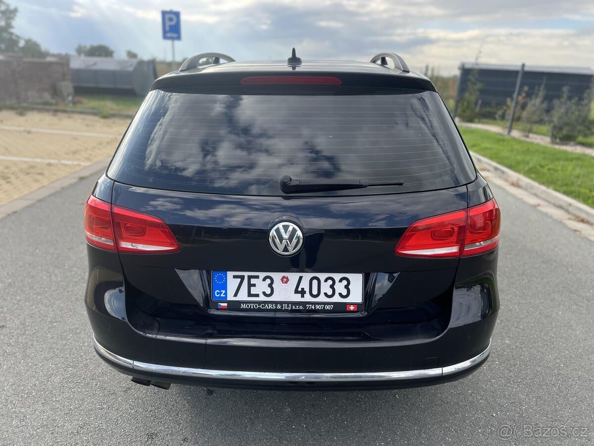 2011 Volkswagen PASSAT - 6