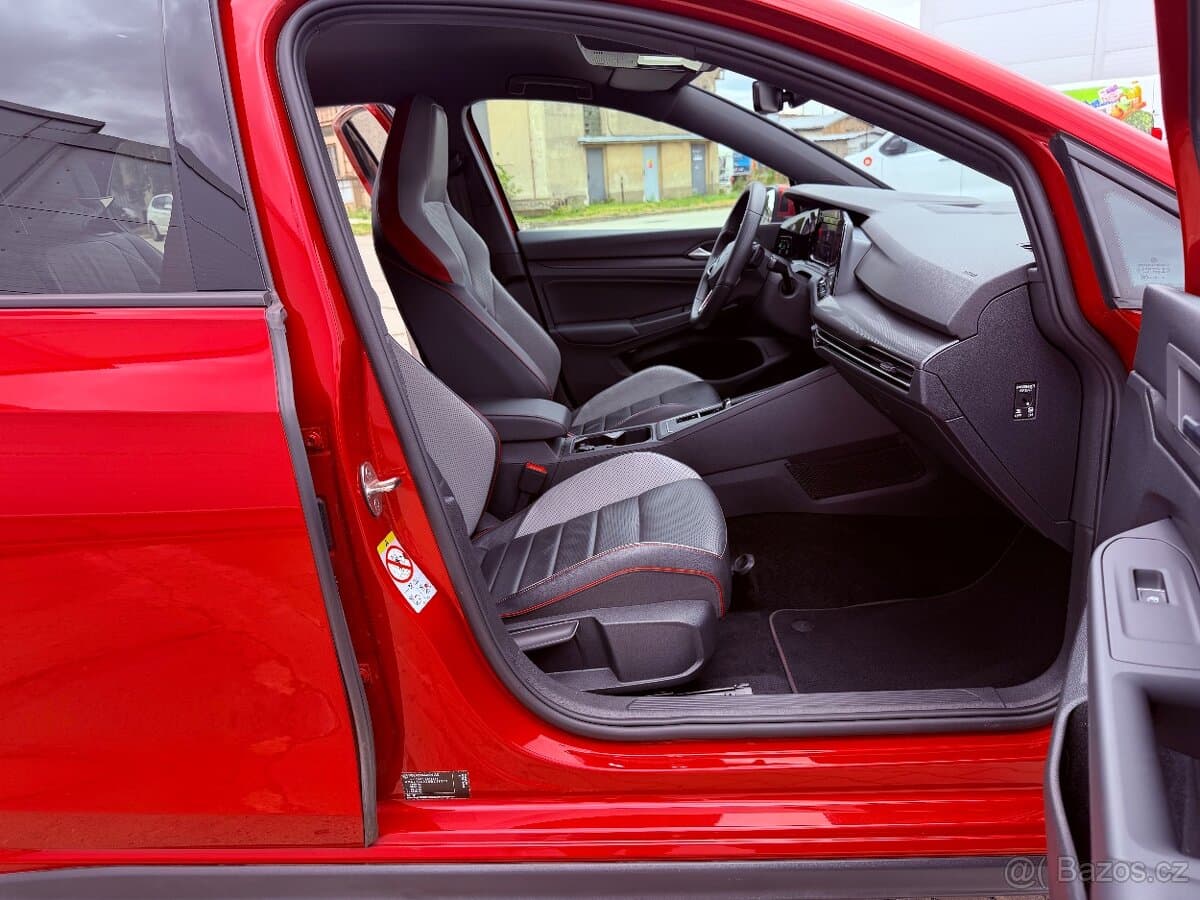 Volkswagen GOLF - 6