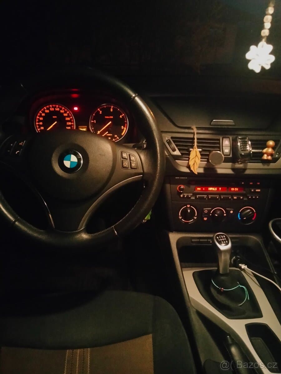 2010 BMW X1 - 6