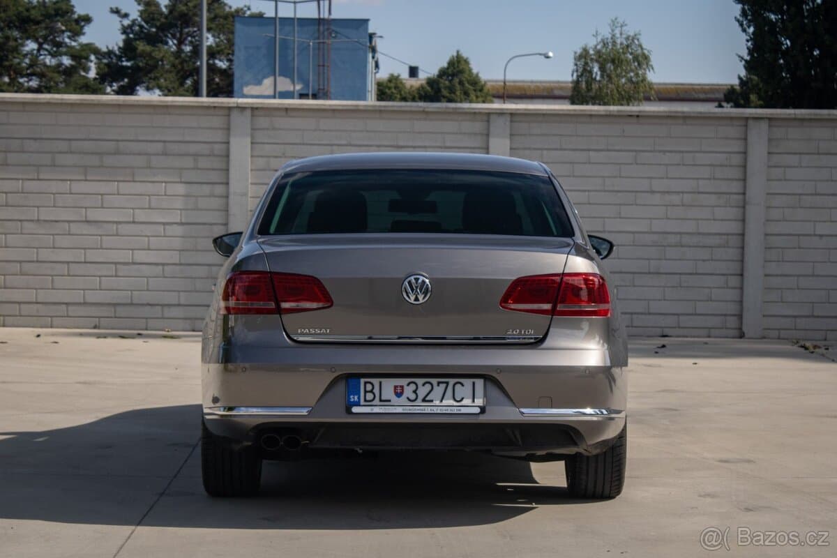 2011 Volkswagen PASSAT - 6
