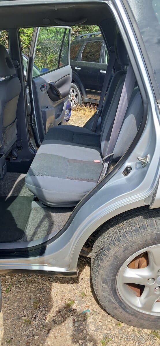 2002 Toyota RAV4 - 6