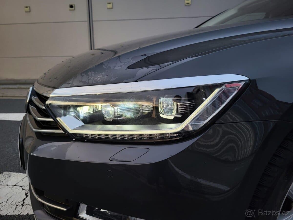 2016 Volkswagen PASSAT - 6