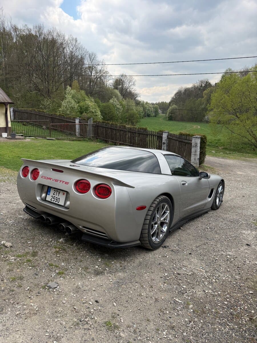 2004 Chevrolet CORVETTE - 6