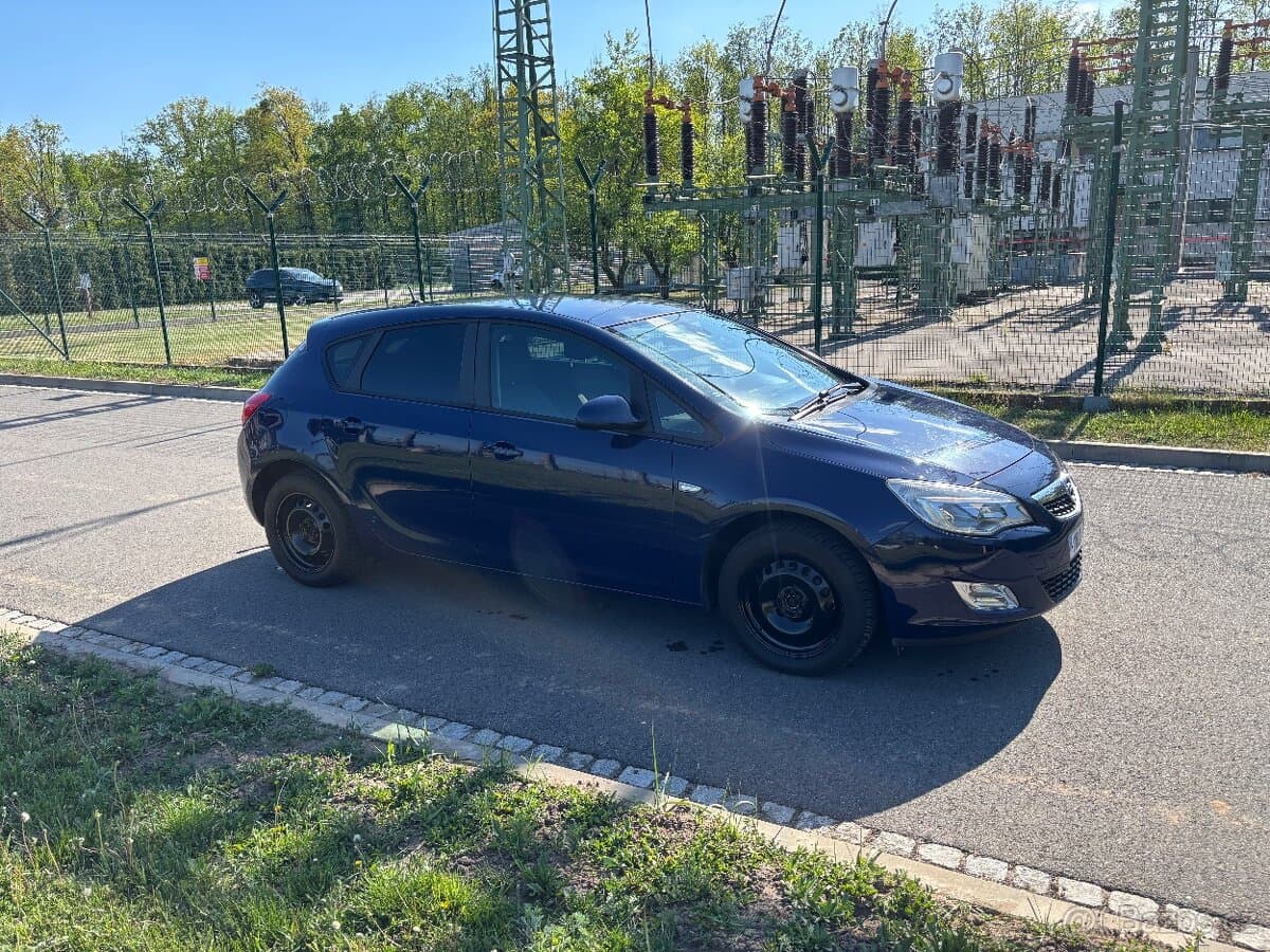 2011 Opel ASTRA - 6