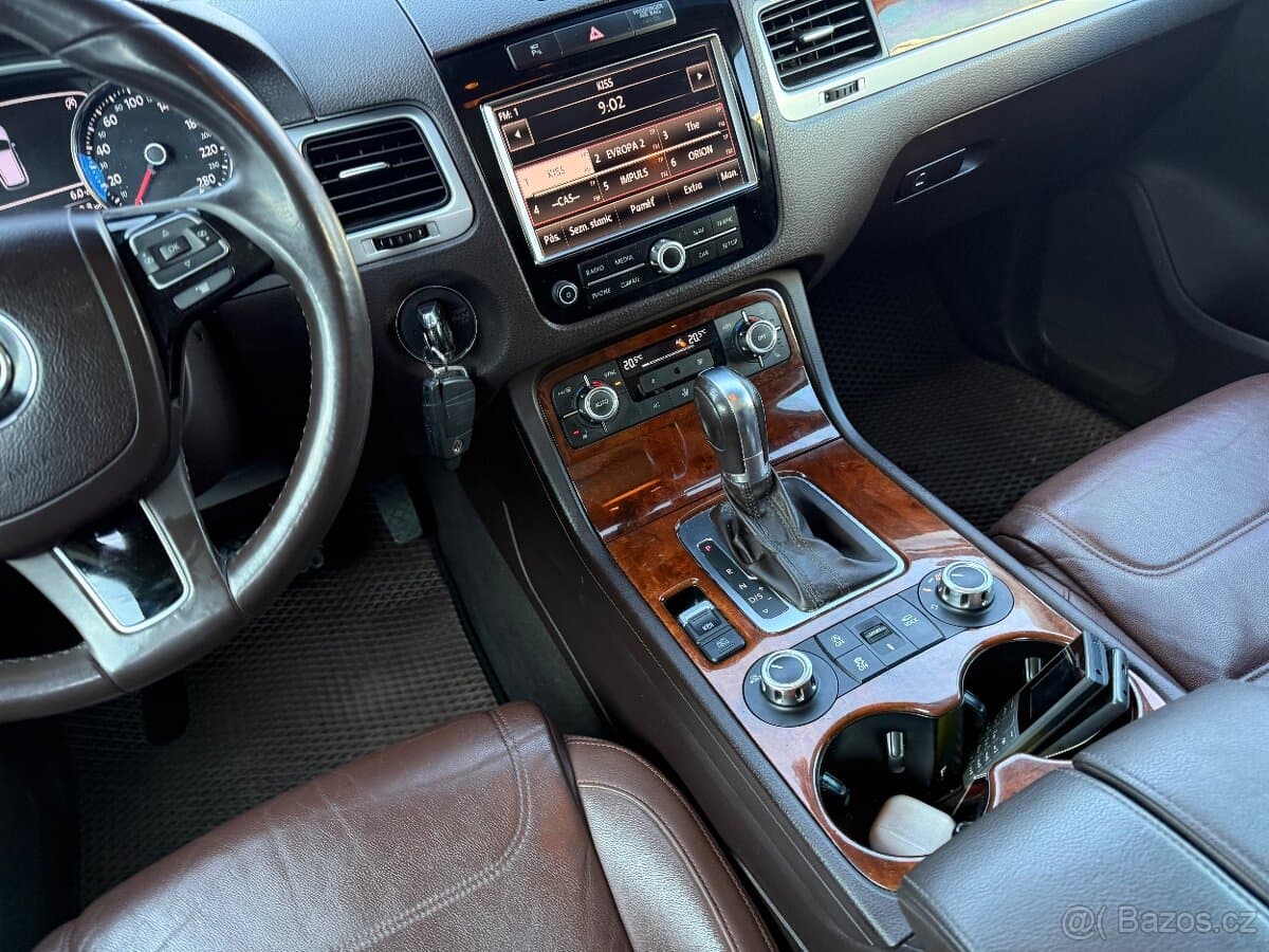 2012 Volkswagen TOUAREG - 6