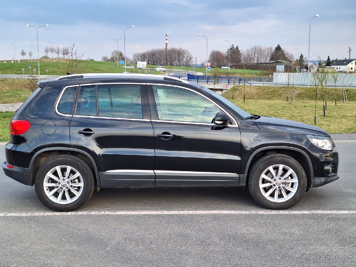 2011 Volkswagen TIGUAN - 6