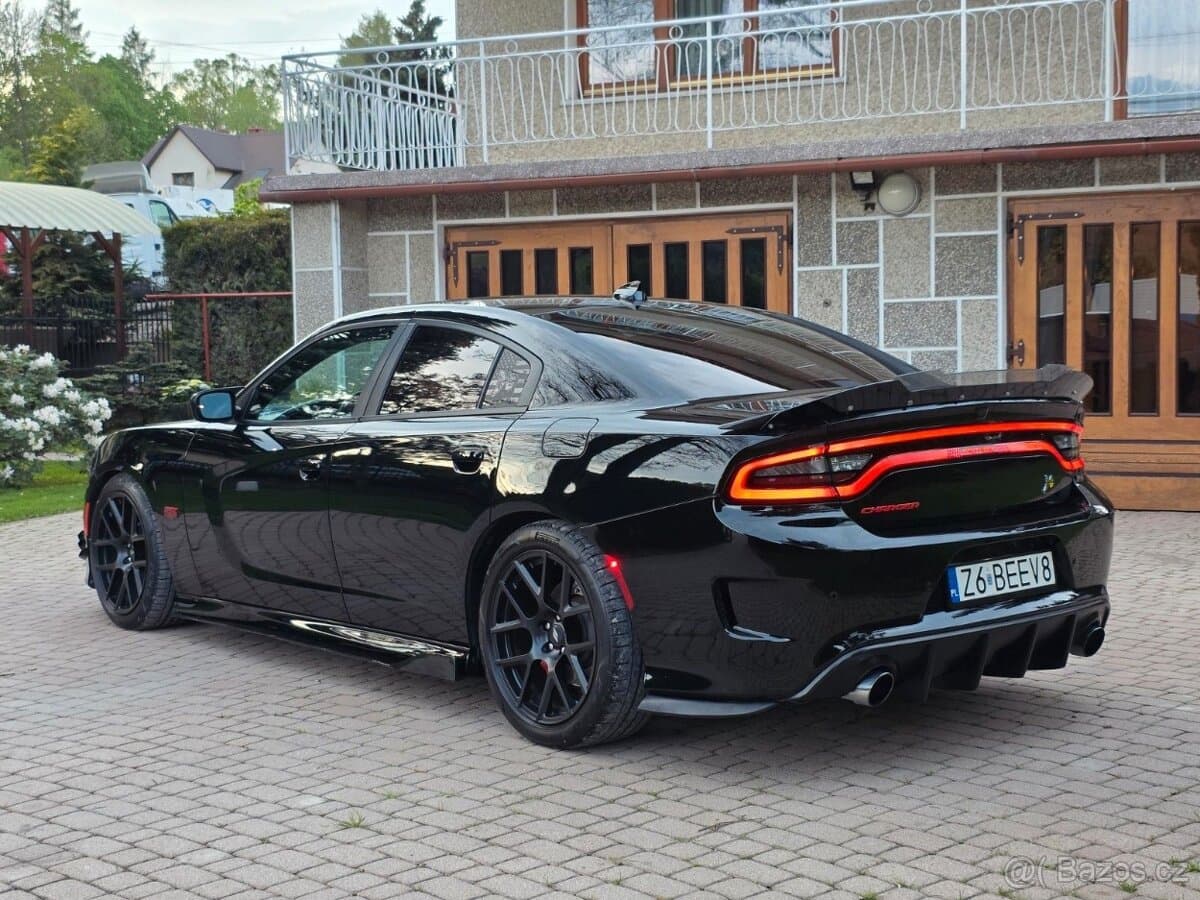 2017 Dodge CHARGER - 6