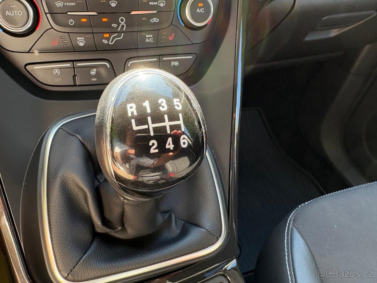 2019 Ford KUGA - 6
