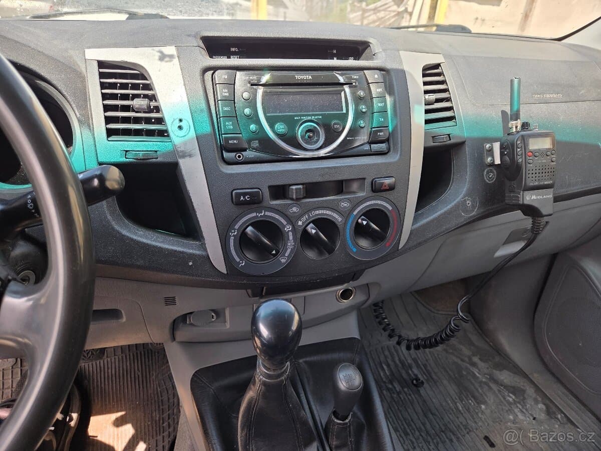 2011 Toyota HILUX - 6