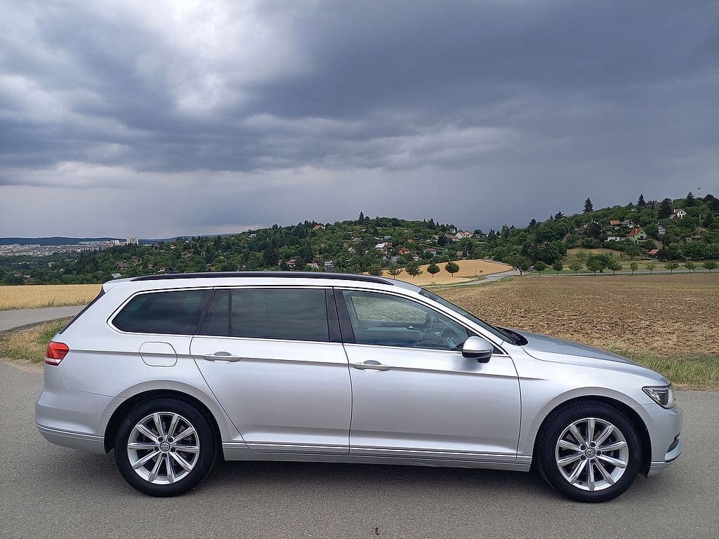 2019 Volkswagen PASSAT - 6