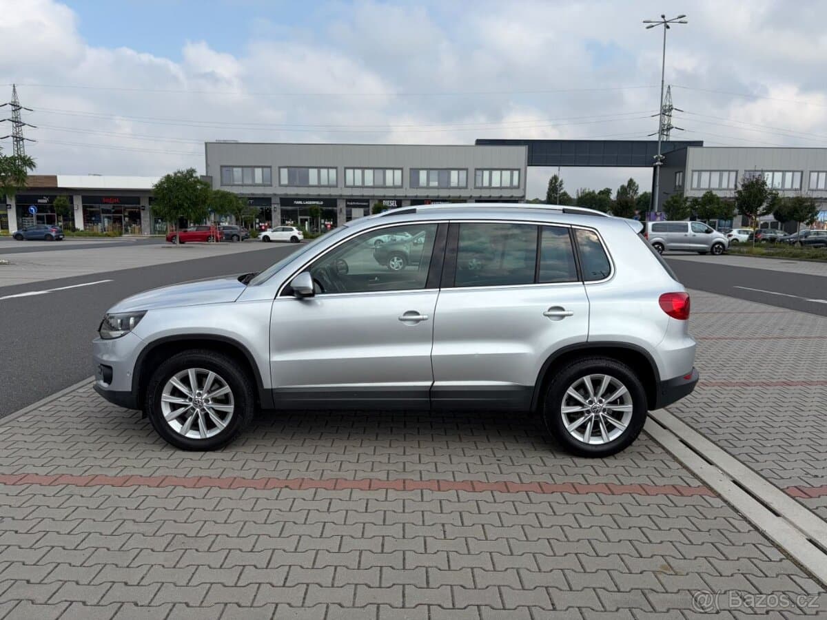 2012 Volkswagen TIGUAN - 6