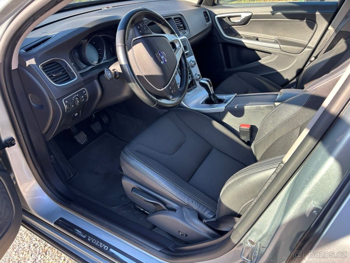 2017 Volvo V60 - 6
