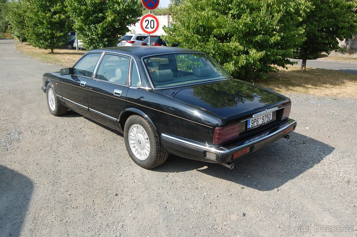 1990 Jaguar XJ - 6