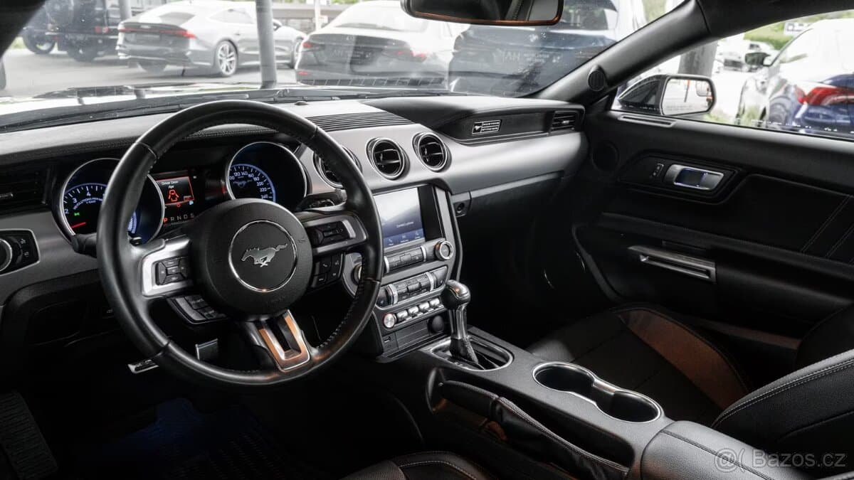 2020 Ford MUSTANG - 6