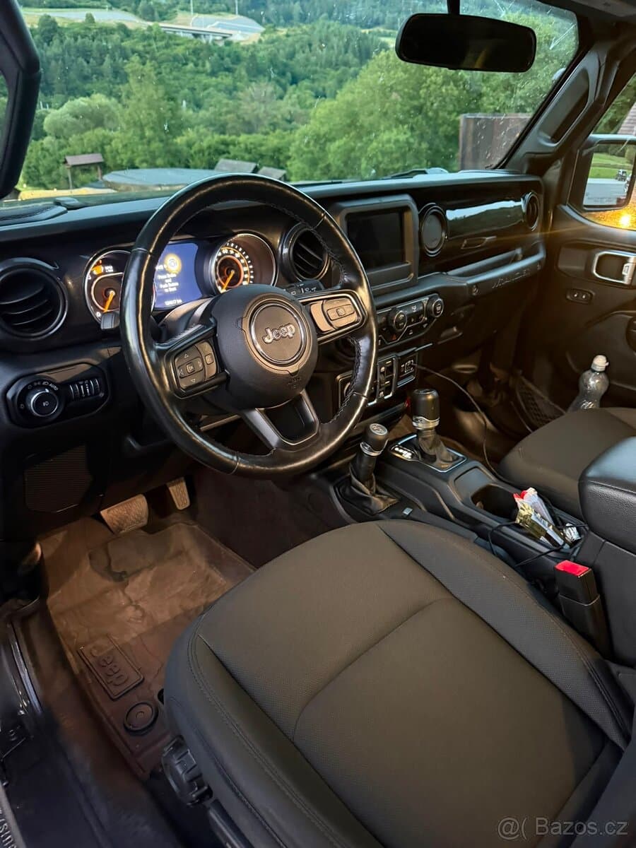2021 Jeep WRANGLER - 6