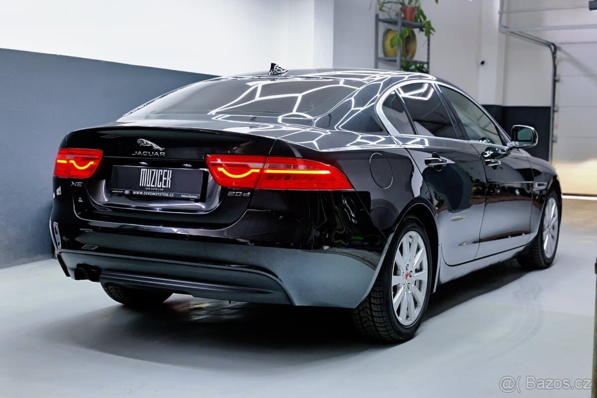 2016 Jaguar XE - 6