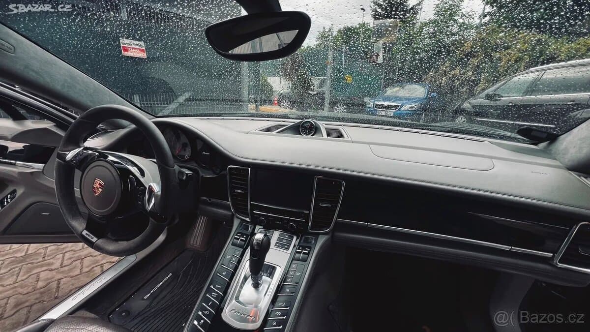 2011 Porsche PANAMERA - 6
