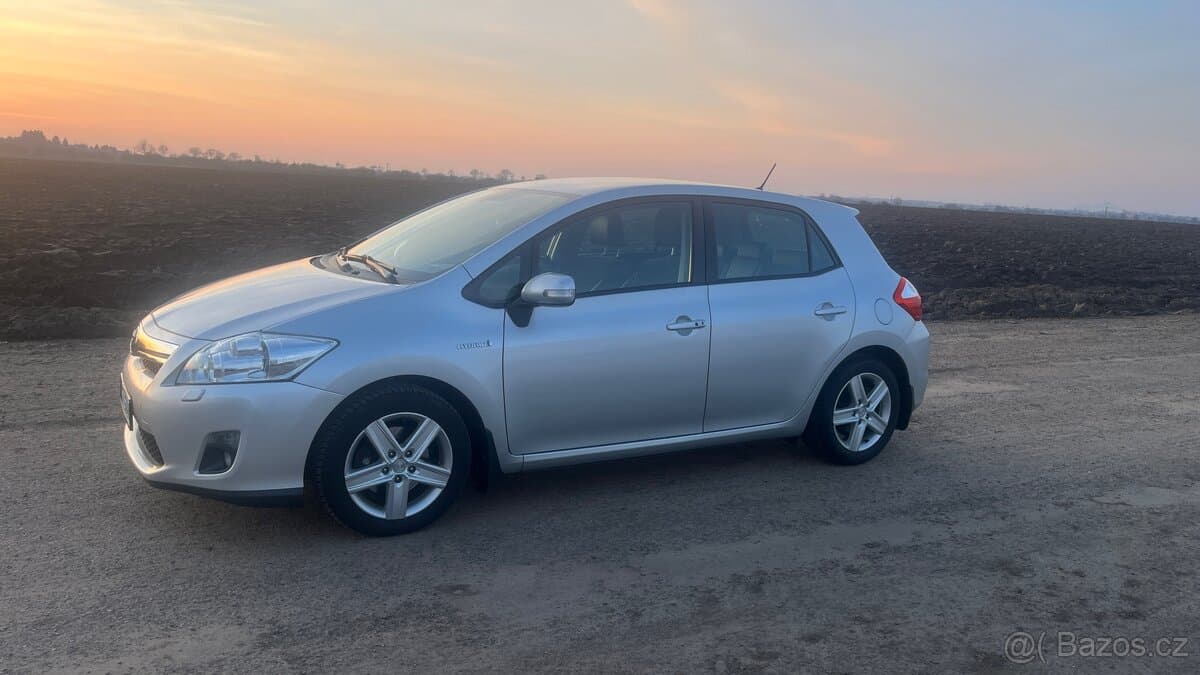 2010 Toyota AURIS - 6
