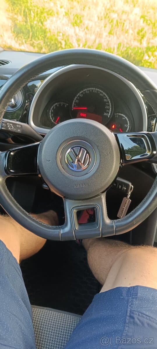 2012 Volkswagen BEETLE - 6
