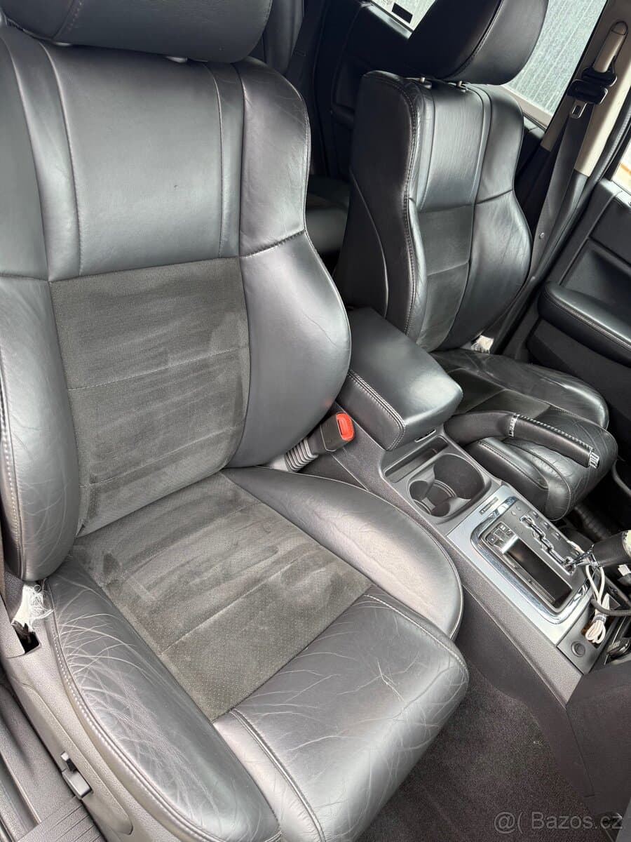 2010 Jeep CHEROKEE - 6