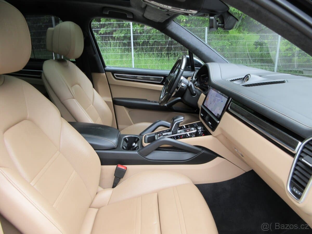 2019 Porsche CAYENNE - 6