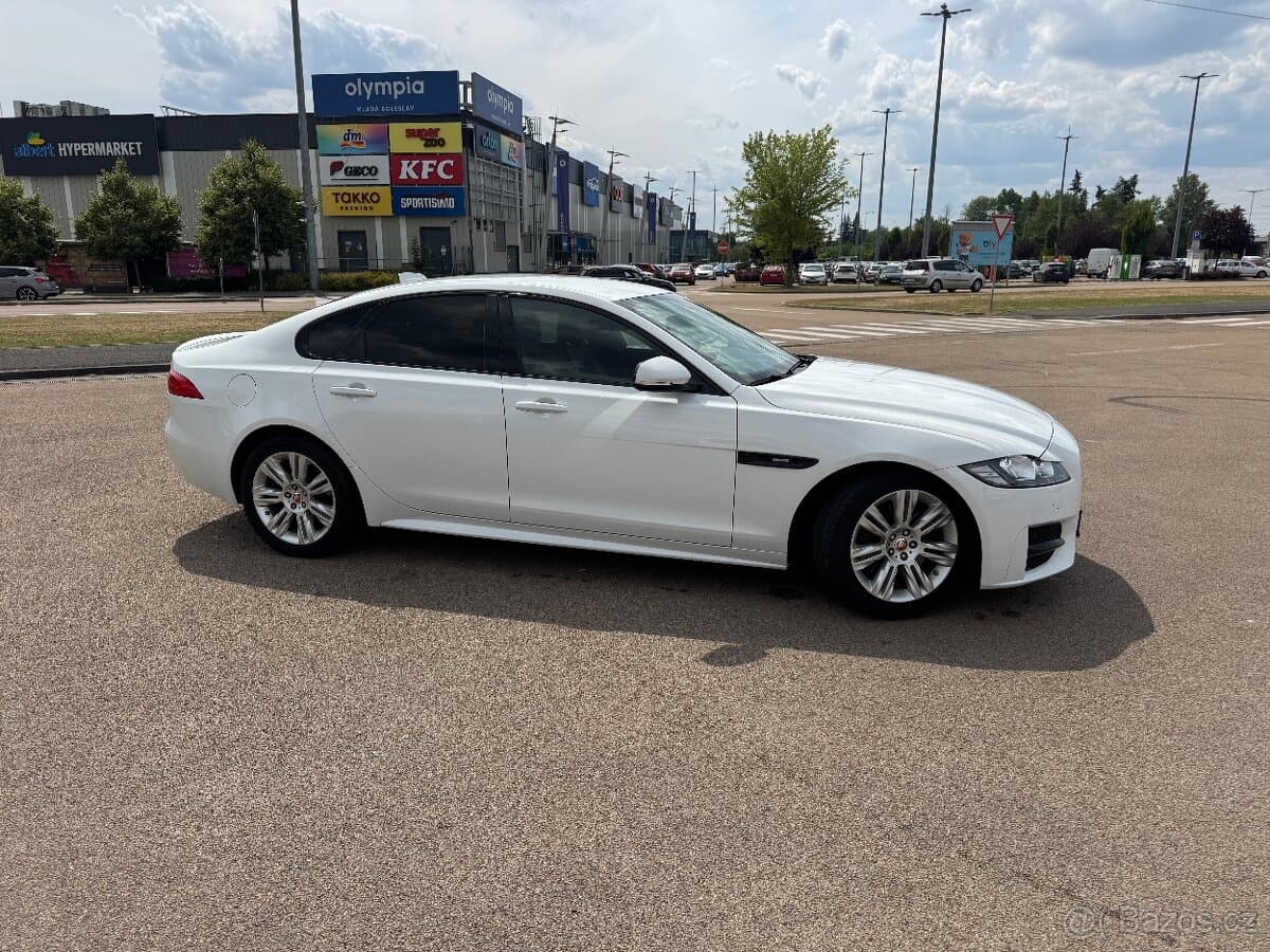 2018 Jaguar XF - 6