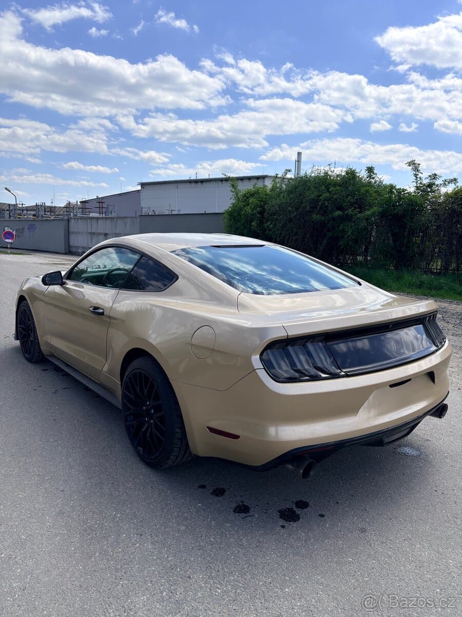 2017 Ford MUSTANG - 6