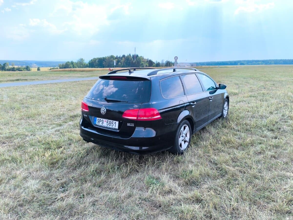 2011 Volkswagen PASSAT - 6