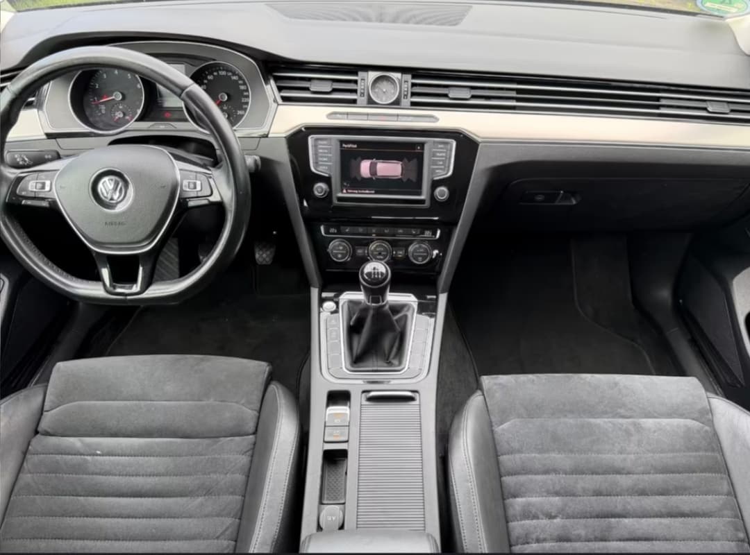 2017 Volkswagen PASSAT - 6