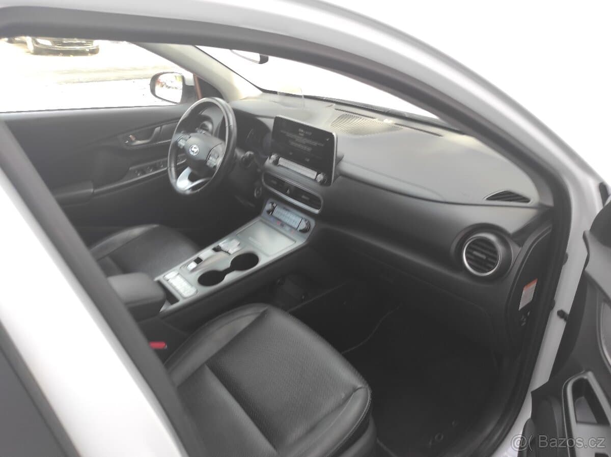 2021 Hyundai KONA - 6