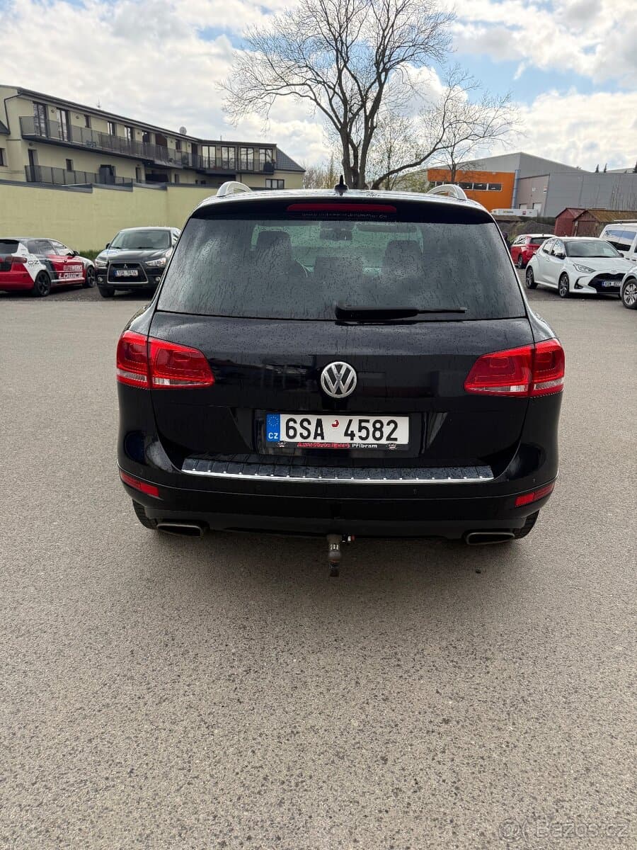 2011 Volkswagen TOUAREG - 6