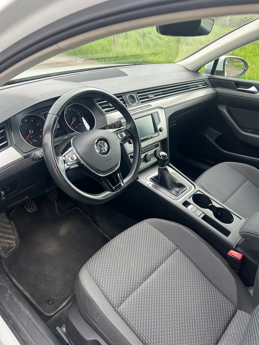 2016 Volkswagen PASSAT - 6