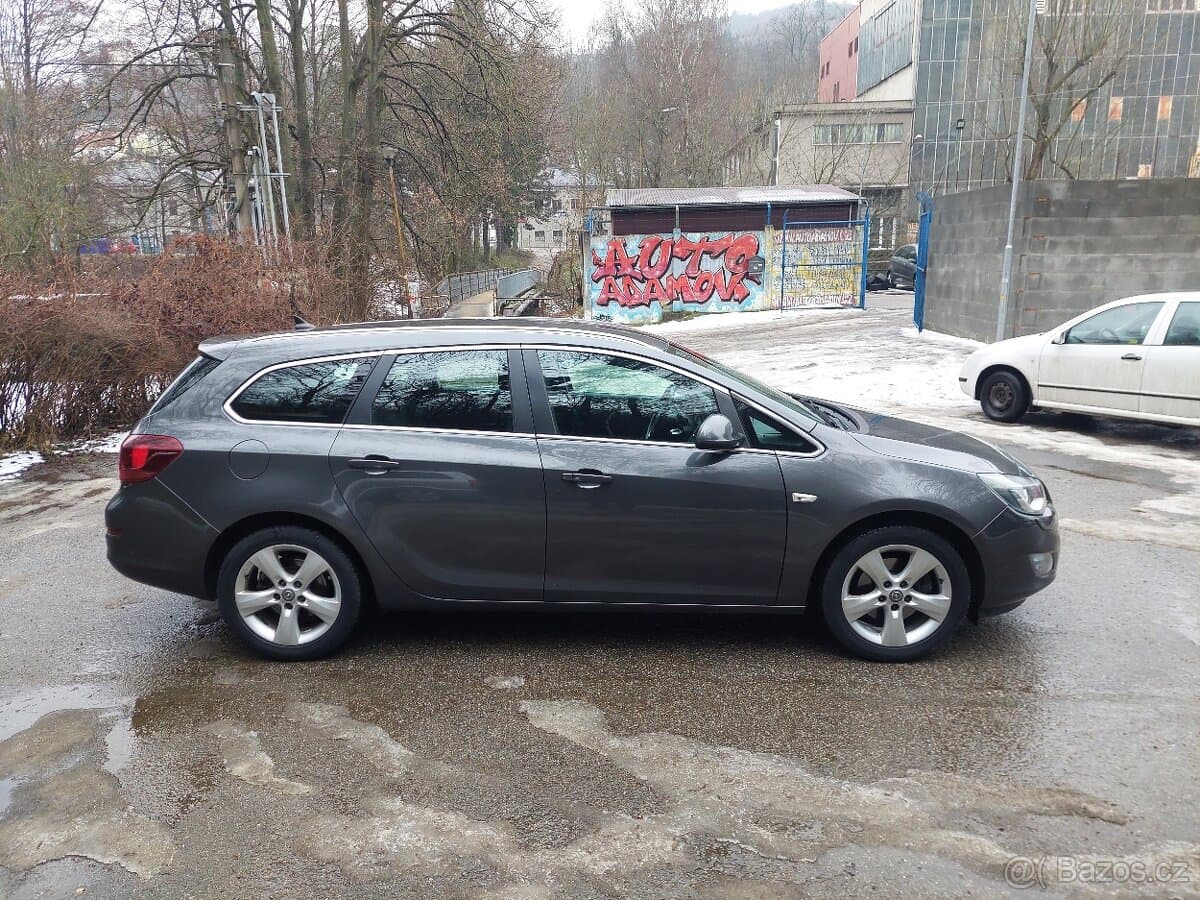 2011 Opel ASTRA - 6