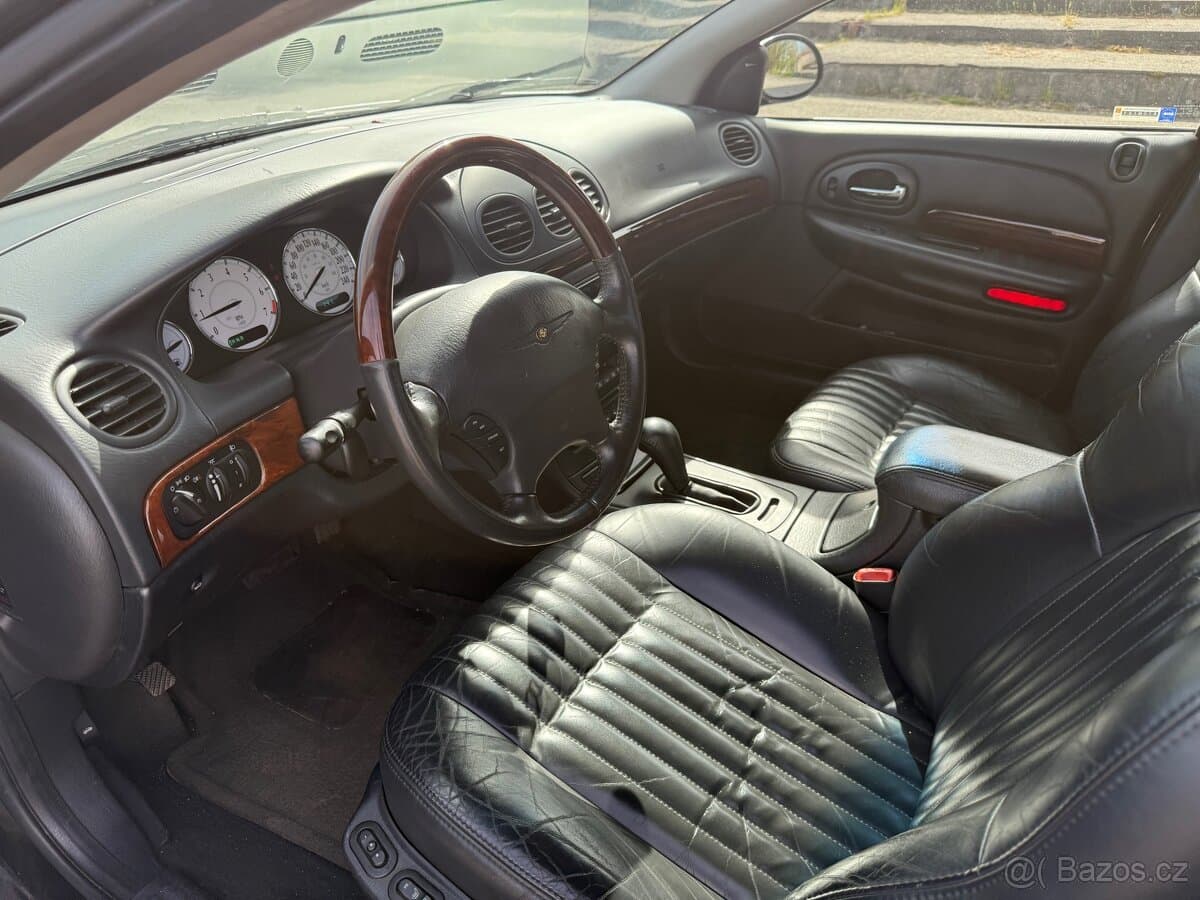 2002 Chrysler 300M - 6