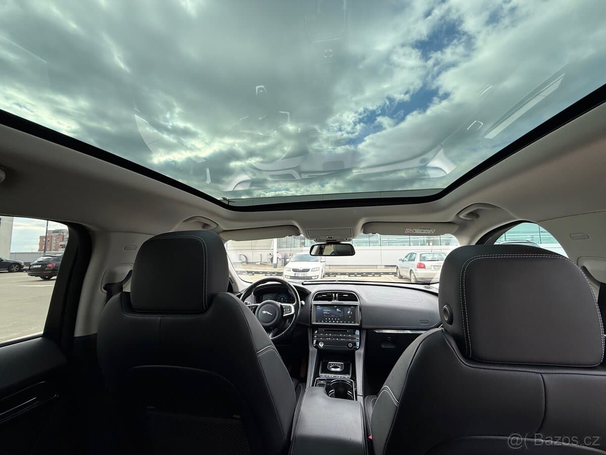 2016 Jaguar F-PACE - 6